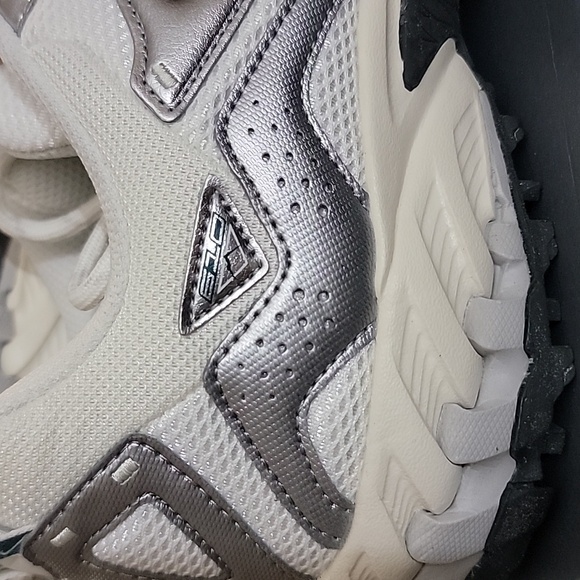 New‎ Balance 610v1